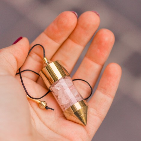 rose quartz, rose quartz crystal, rose quartz pendulum, pendulum, crystal pendulum, intuition