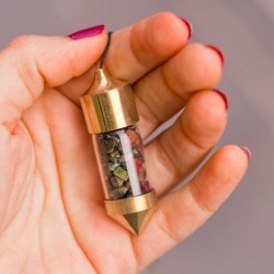 nihalo, nihalo s kristali, večbarvni turmalin, nihalo z večbarvnim turmalinom, radiostezija