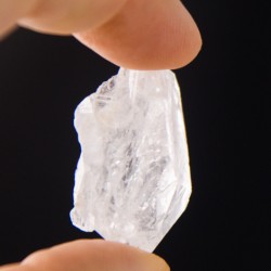 kamena strela, kamena strela kristal kamena strela špica, kristali za zaščito, kristali za začetnike