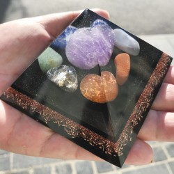 orgonit, piramida, sedem čaker