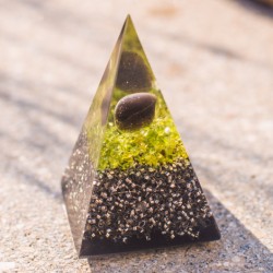 APACHE TEAR and SHUNGITE orgonite pyramid
