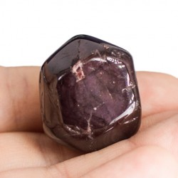 garnet, garnet crystal, garnet pocket crystal, passion crystal, energy crystal, love crystal, strength crystal