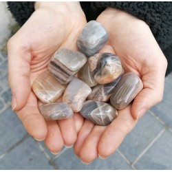 mesečev kamen, kamen za ženske težave, hormoni, boleče menstruacije, pms, trgovina s kristali, ugodne cene, hitra dostava