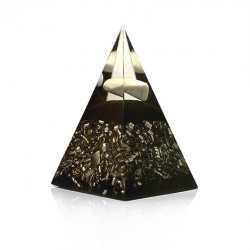 Kristal magnezit, orgonit, piramida, orgonska energija