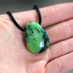 ogrlica z kamnom zoisit, moč kristala zoisit