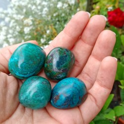 chrysocolla, chrysocolla pocket crystal, spontaneity crystal, calming crystal