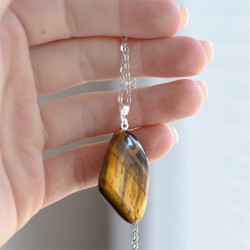 tigrovo oko kristal, energijski obesek, nakit s kristali