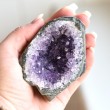 naravno rastišče ametista, kristal za meditacijo, lažji spanec