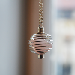 OBESEK ZA KRISTALE SPIRALA,
lampijon,
obesek iz žice,
za kristale