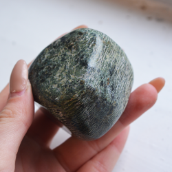 kristal za modrost, kristal za ravnovesje, velik kristal, kristal serpentin