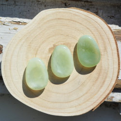 žad worry stone, kristal za pomiritev, žad palmstone