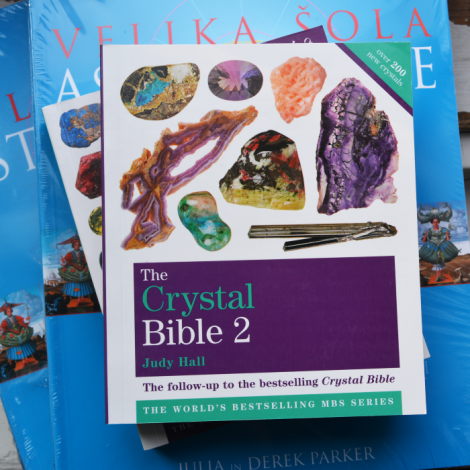 The crystal bible, priročnik za kristale, vodnik po kristalih, knjiga o kristalih, opisi kristalov, uporaba kristalov