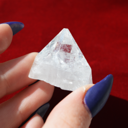 Apofilit stal,surovi nebrušeni apofilit, kristal za v vodo