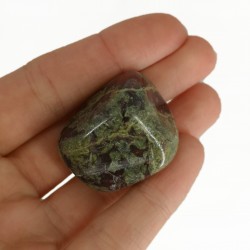 dragon's blood kristal za več energijetrgovina s kristali