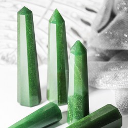 zeleni aventurin obelisk, kristal za zdravje, zeleni aventurin kristal, zeleni aventurin kamen