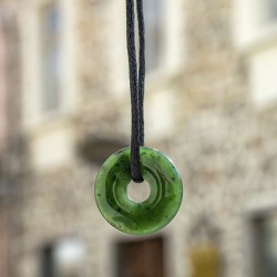 žad,žad nefrit, žad ogrlica, nakit iz žada, kristal za srečo, žad kristal, žad ogrlica