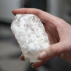 kamena strela, kamena strela kristal, kamena strela večji kos, kamena strela nebrušen kos