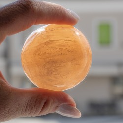 selenit, selenit kristal, selenit krogla, čiščenje čaker, oranžni selenit