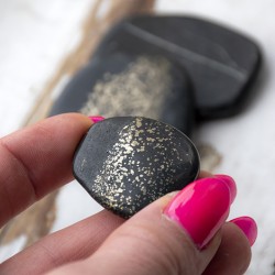 apaško zlato, apaško zlato kristal, kristal obilja, kristali za zaščito, žepni kristali