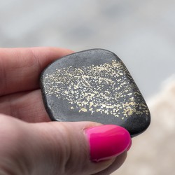 apaško zlato, apaško zlato kristal, kristal obilja, kristali za zaščito, žepni kristali