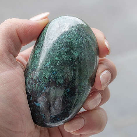 chrysocolla crystal, chyrsocolla bigger piece, chrysocolla stone, crystals for emotions, crystals for communication