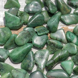 prasem, prasem crystal, green crystal, crystals for heart chackra, crystals for relationships