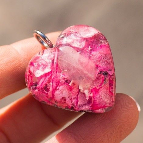 kristal roževec orgonit orgonit nakit zaščita pred sevanjem kamen za ljubezen roževec kristal kamen