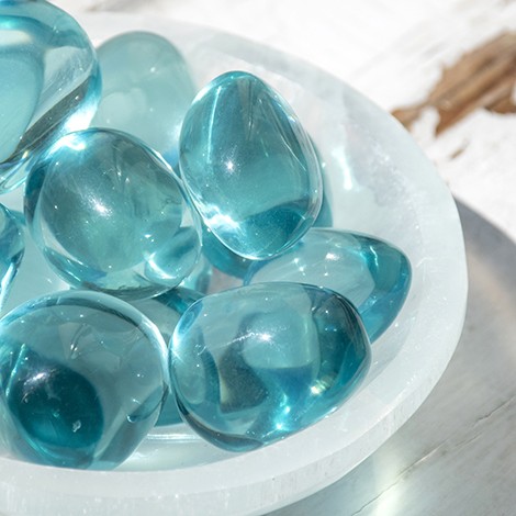 vulkansko steklo, sintetičen kristal, modri kristali, energijski kristali, trgovina s kristali, narejen kristal