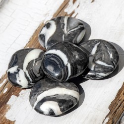 jaspis, shell jaspis, školjkasti jaspis, žepni kristal, kristali za moč, kristali za energijo, jaspis vrste