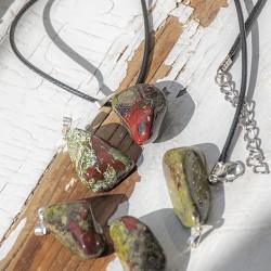 Dragons blood Dragon's blood crystal kamen kristal crystal ogrlica ideje za darilo