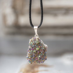 titanium aura, mavrična aura, titanium aura ogrlica, mavrična aura nakit, kristali za zaščito, kristali za prečiščevanje