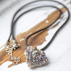 titanium aura, mavrična aura, titanium aura ogrlica, mavrična aura nakit, kristali za zaščito, kristali za prečiščevanje