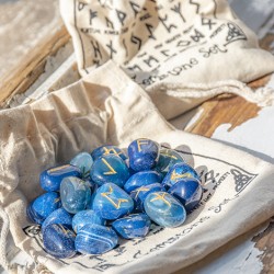 modri oniks, oniks, modri oniks kristal, rune, rune iz kristalov, modri oniks rune, kristal za komunikacijo