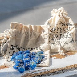 modri oniks, oniks, modri oniks kristal, rune, rune iz kristalov, modri oniks rune, kristal za komunikacijo