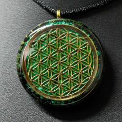 malahit, črni turmalin, orgonit, orgonit ogrlica, orgonit nakit, zaščita, kristali za odnose, kristali za ljubezen, sevanje