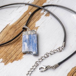 blue kyanite, kyanite, blue kyanite crystal, blue kyanite necklace, communication crystal
