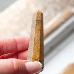 tigrovo oko, tigrovo oko kristal, tigrovo oko obelisk, obelisk iz kristala, kristal za moč, energija, samozavest