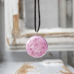 orgonit, orgonit ogrlica, orgonit nakit, orgonit s kristali, roževec, kristal za ljubezen, odnosi