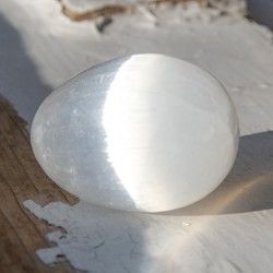 selenit, selenit kristal, selenit cena, selenit jajce, kristalno jajce kristal za zaščito