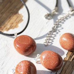 sunstone, sunstone crystal, sunstone jewellery, crystal jewellery, sunstone necklace, joy crystal, energy crystal