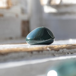 zeleni jaspis kamen kristal samospoštovanje samozavest stabilizacija avre blagostanje kamen za denar zdrava nosečnost