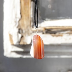 agate, Mozambique agate, orange agate,agate necklace, crystal necklace, inner peace crystal