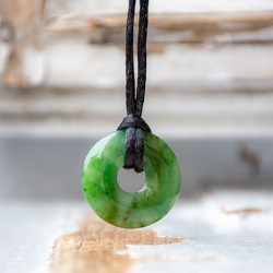 žad,žad nefrit, žad ogrlica, nakit iz žada, kristal za srečo, žad kristal, žad ogrlica