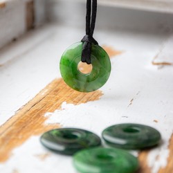 žad,žad nefrit, žad ogrlica, nakit iz žada, kristal za srečo, žad kristal, žad ogrlica