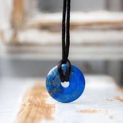 lapis lazuli, lapis lazuli kristal, lapis lazuli ogrlica, lapis lazuli nakit, nakit s kristali, grlena čakra,komunikacija