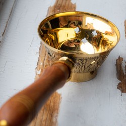 kadilnica, kadilnica iz medenine, kadilnica za smole, prekajevanje prostorov, energijsko čiščenje