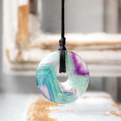 fluorit, mavrični fluorit, fluorit ogrlica, fluorit nakit, kristali za intuicijo, kristali za pomiritev