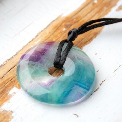 fluorit, mavrični fluorit, fluorit ogrlica, fluorit nakit, kristali za intuicijo, fluorit kamen,