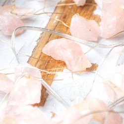 roževec, roževec kristal, roževec lučke, lučke s kristali, kristalne lučke, kristal za ljubezen, odnosi