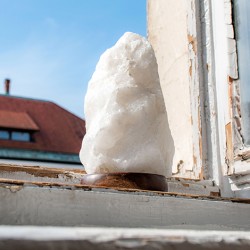 kamena strela svetilka, luč iz kamene strele, kamena strela kristal, svetilka iz kristala